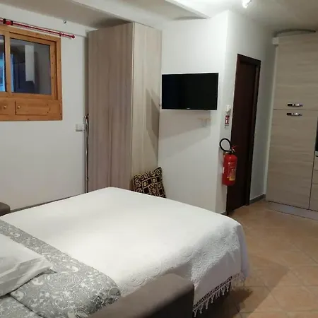 Lägenhet Casa Giorgio Mille Papaveri Rossi Cesi