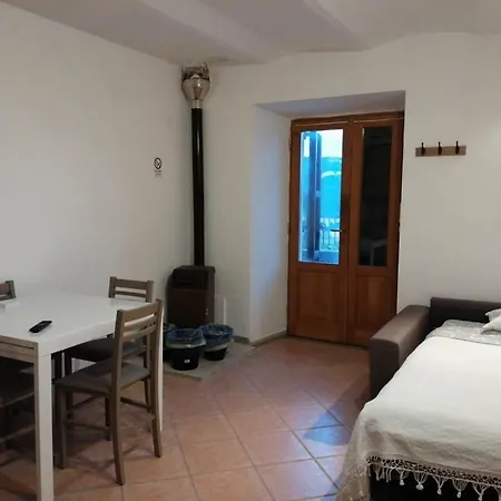 Casa Giorgio Mille Papaveri Rossi * Cesi