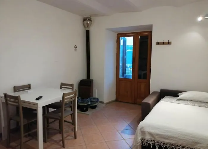 Casa Giorgio Mille Papaveri Rossi * Cesi